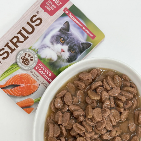 Влажный корм SIRIUS для взрослых кошек, кусочки в соусе, с лососем и овощами, 85г
